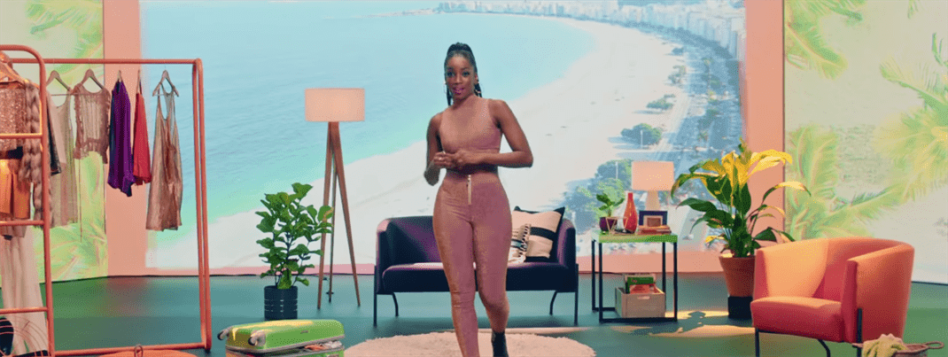 IZA surpreende e vai ao encontro de pessoas que venderam produtos e serviços para seu novo clipe por meio da OLX