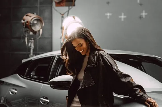 Bruna Marquezine estrela campanha dos novos super-híbridos da OMODA & JAECOO