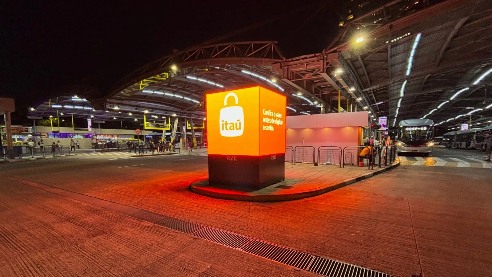 RZK Digital assume liderança em DOOH sobre rodas em São Paulo