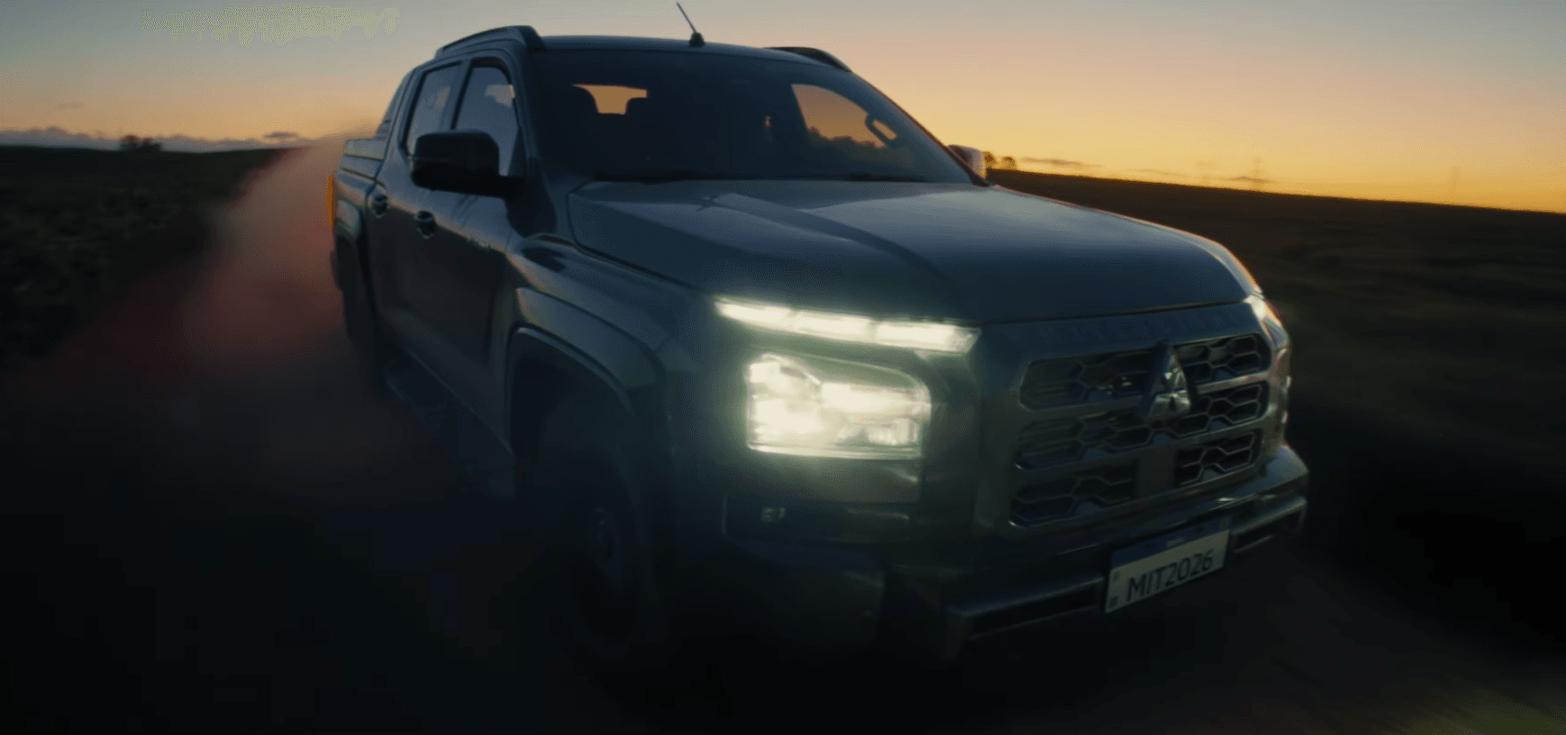Mitsubishi Triton caminha por clássicos do cinema