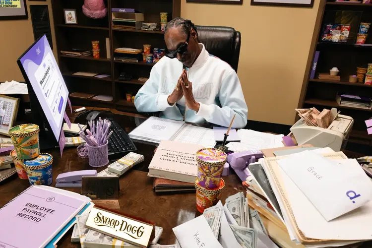 Deel e Dr. Bombay, marca de Snoop Dogg, lançam seleção global para contratar degustador remoto de sorvetes