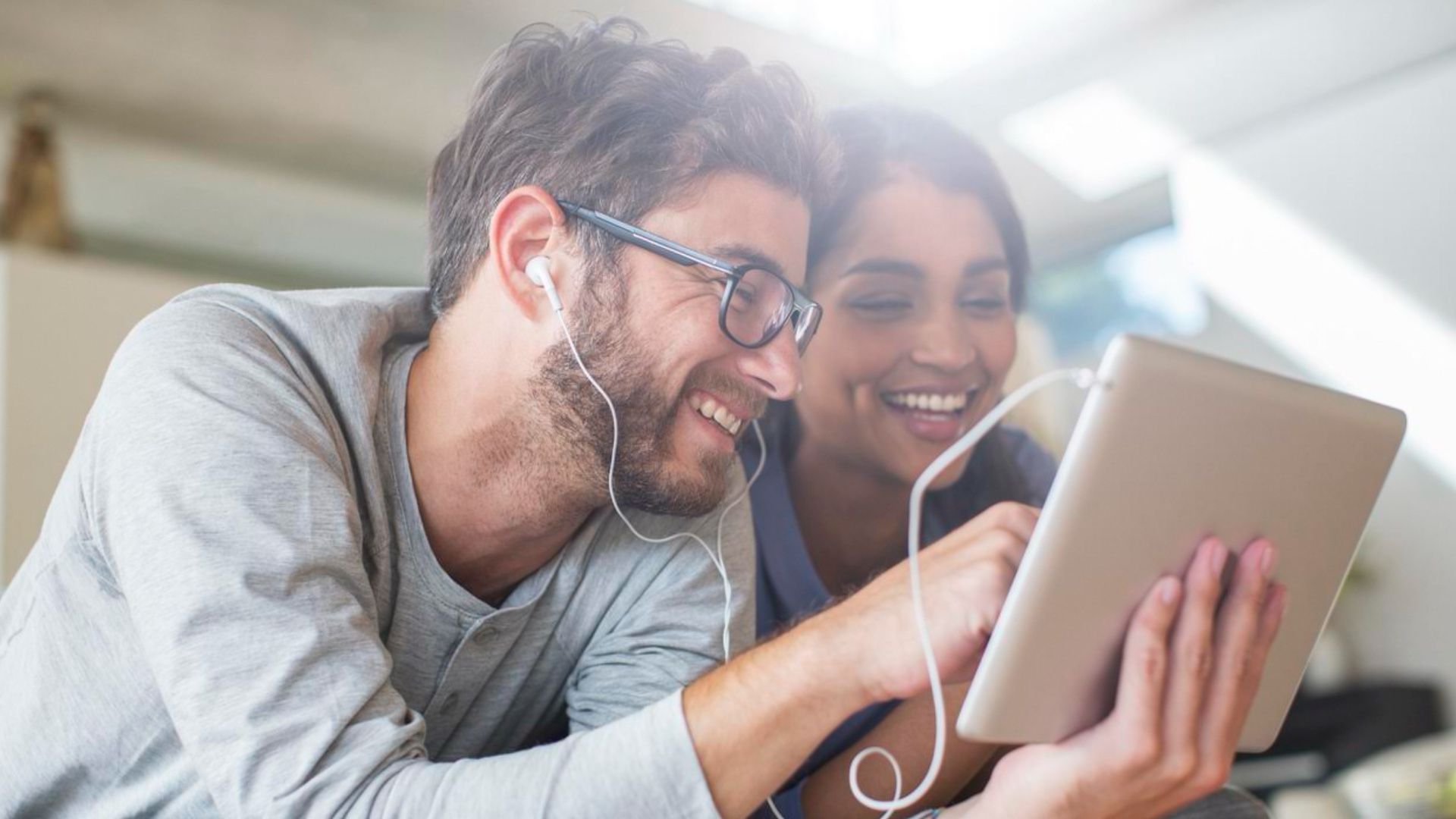 Pesquisa revela que canções de amor continuam a encantar brasileiros