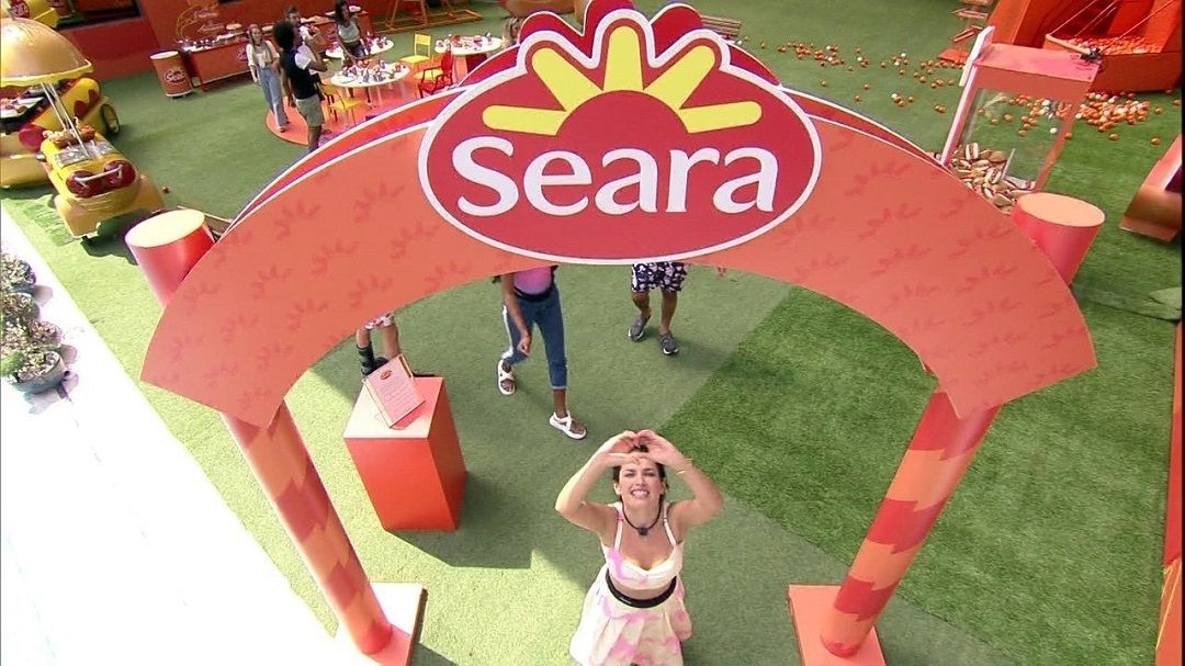 Seara transforma BBB em parque de salsicha e lança concurso de hot dog